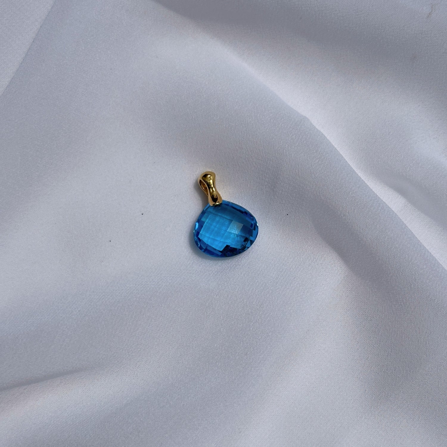 Blue Topaz 18 KT Gold Pendant with Diamonds