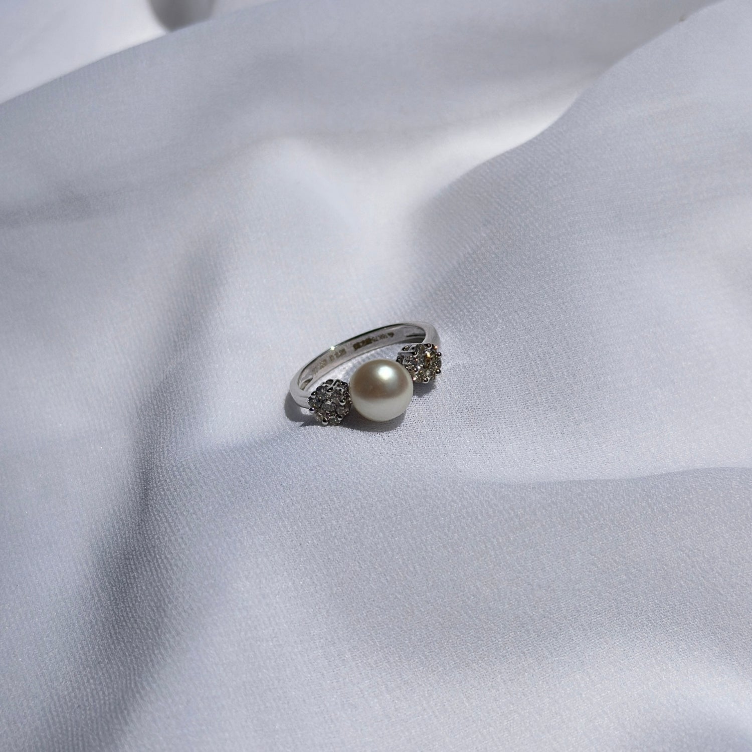 Pearl and Diamond 18KT White Gold Ring