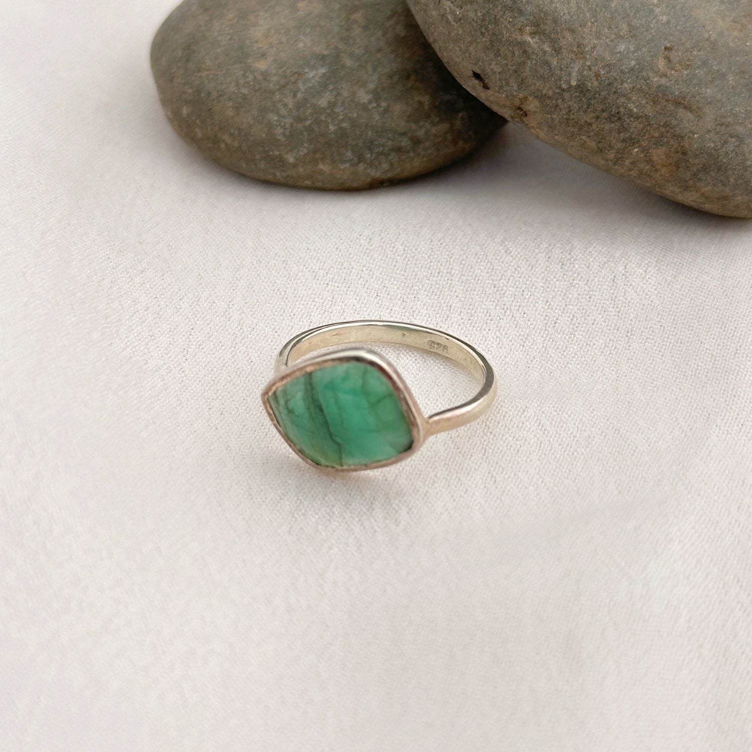 Poppy Silver 925 Emerald Ring