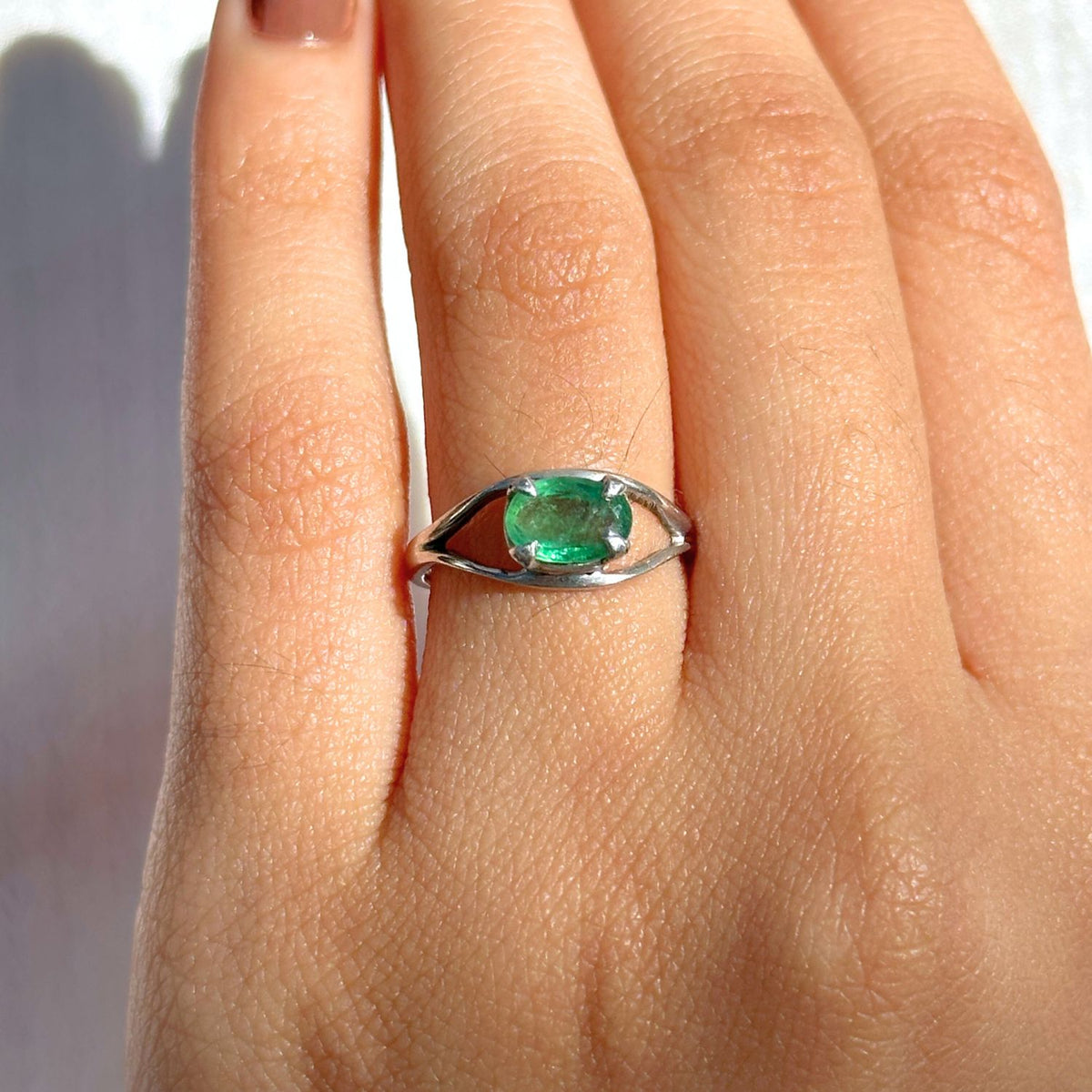 Neveah Silver 925 Emerald Ring