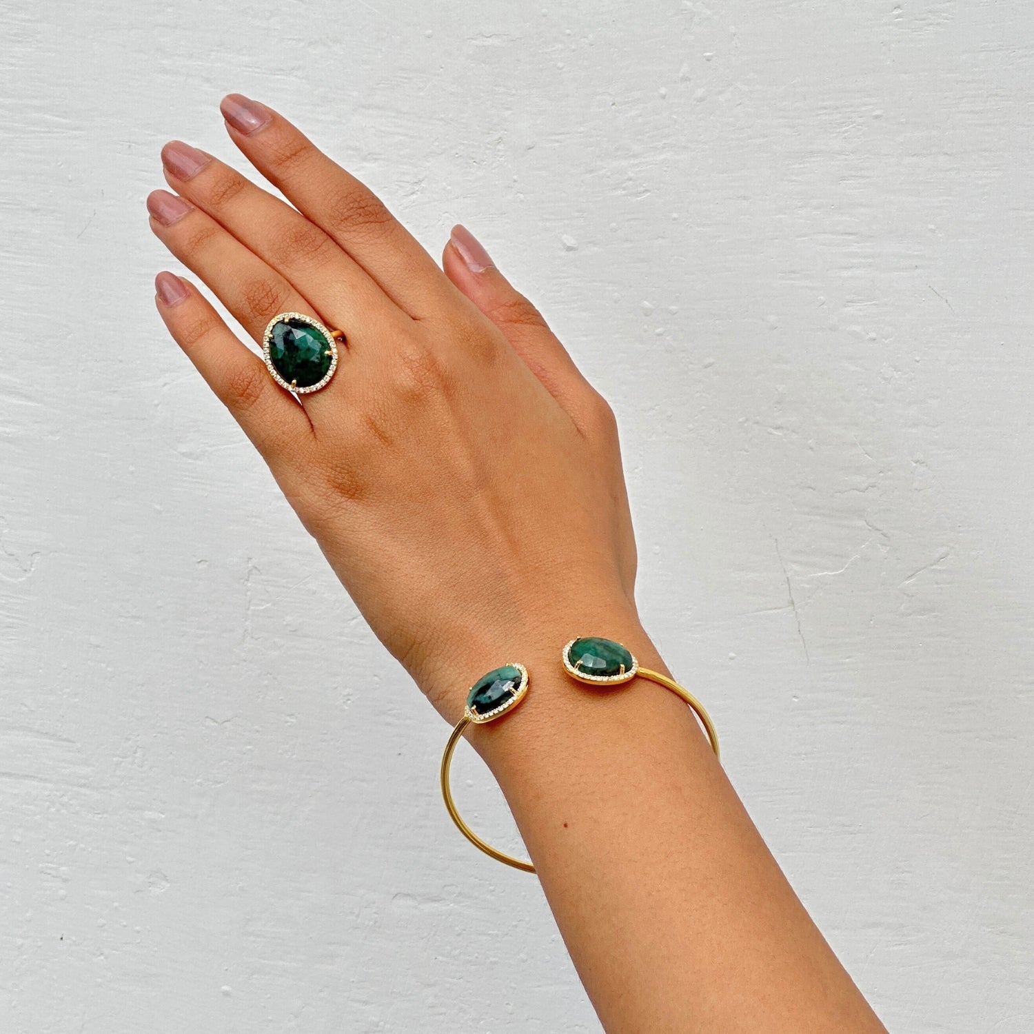 Shashi Emerald Cuff 18k Gold Plated Silver 925 Bracelet