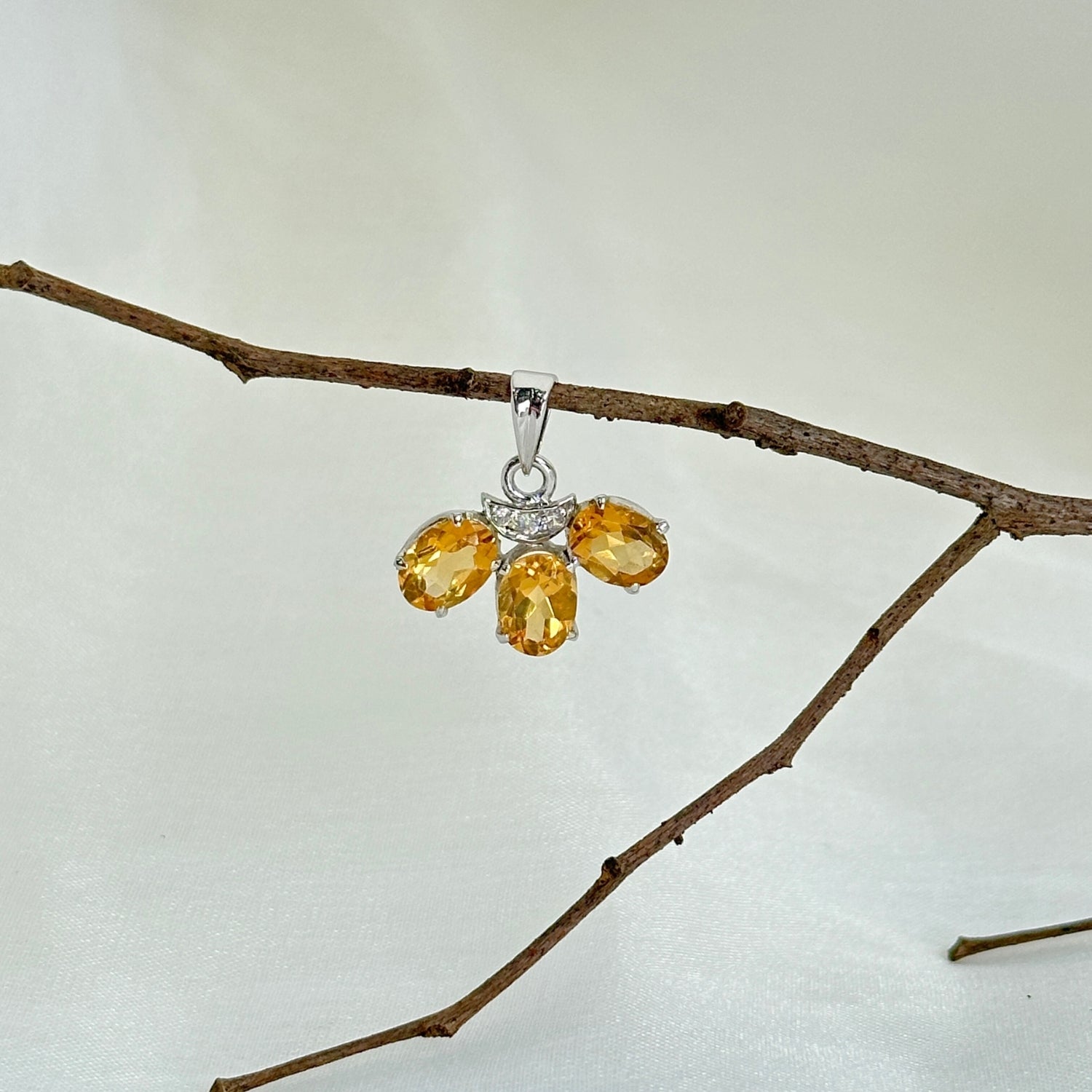 Corolla Citrine Silver 925 Pendant