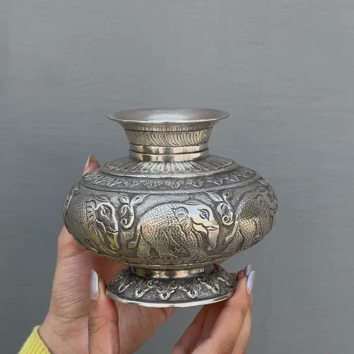 Suhana elephant carved silver pot