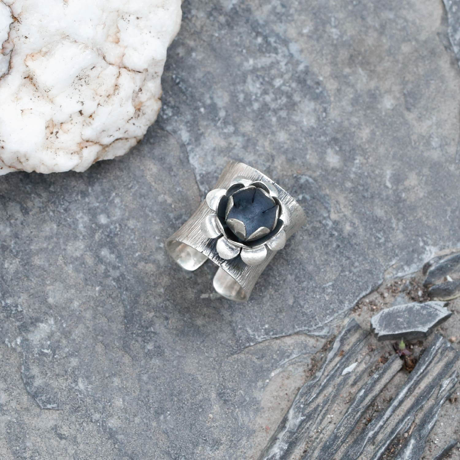 Yara Flower Silver Ring