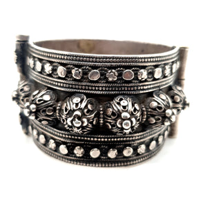 Zinat Silver Bangle