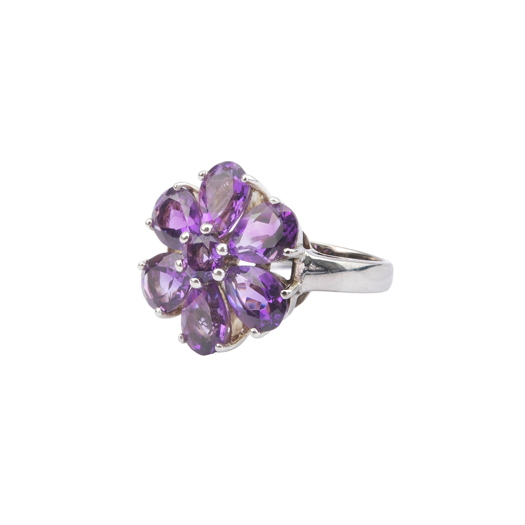 Big flower ring with amethysts
