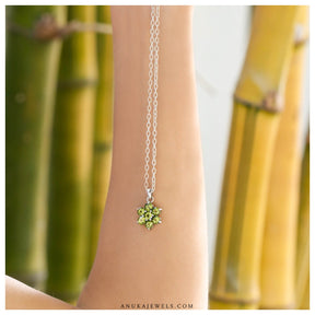 buy silver pendant, sterling silver pendant, buy peridot pendant, peridot jewelry, green pendant