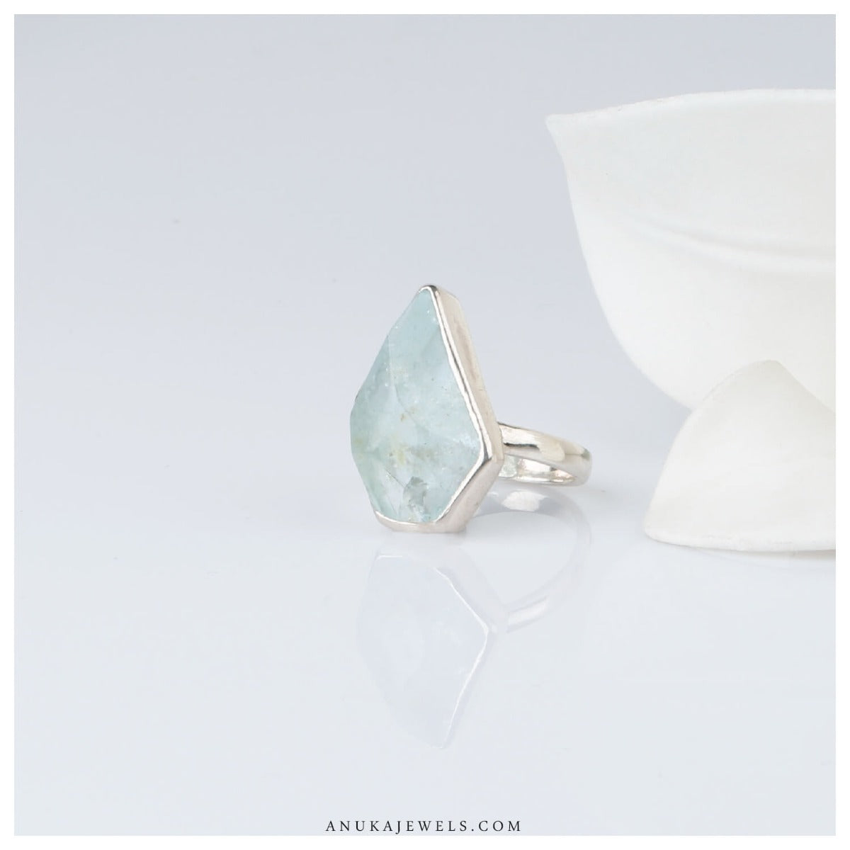 Stunning Aqua pentagon shaped 925 silver Ring