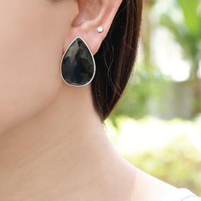 long earrings, small earrings, hoops, drops, danglers, studs, stud earrings, Handcuff, Red onyx, Black onyx, jewelery, Certified jewelry, Oval ring, square ring, round ring, Abalone, Labradorite, Morganite, Lemon quartz, quartz, Tanzanite, Iolite, Blue, V