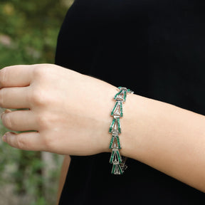 Charismatic diamond and emerald bracelet