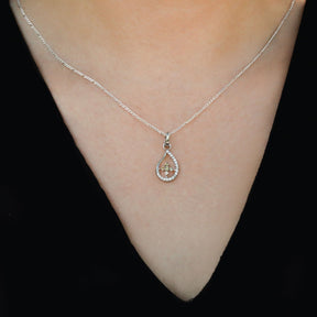 diamond pendant, silver diamond pendant, diamond silver pendant, luxurious pendant, white pendant, silver white pendant, white silver pendant